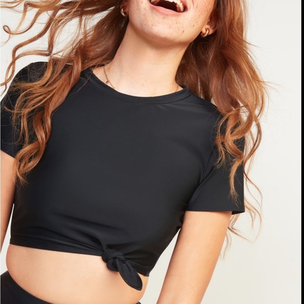 Old Navy Cropped Rash Gaurd